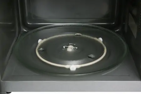 Lò vi sóng Panasonic NN-ST65JBYUE 32 lít 4