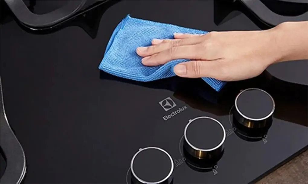 Bếp gas âm 3 vùng nấu Electrolux EGT7838CK 2