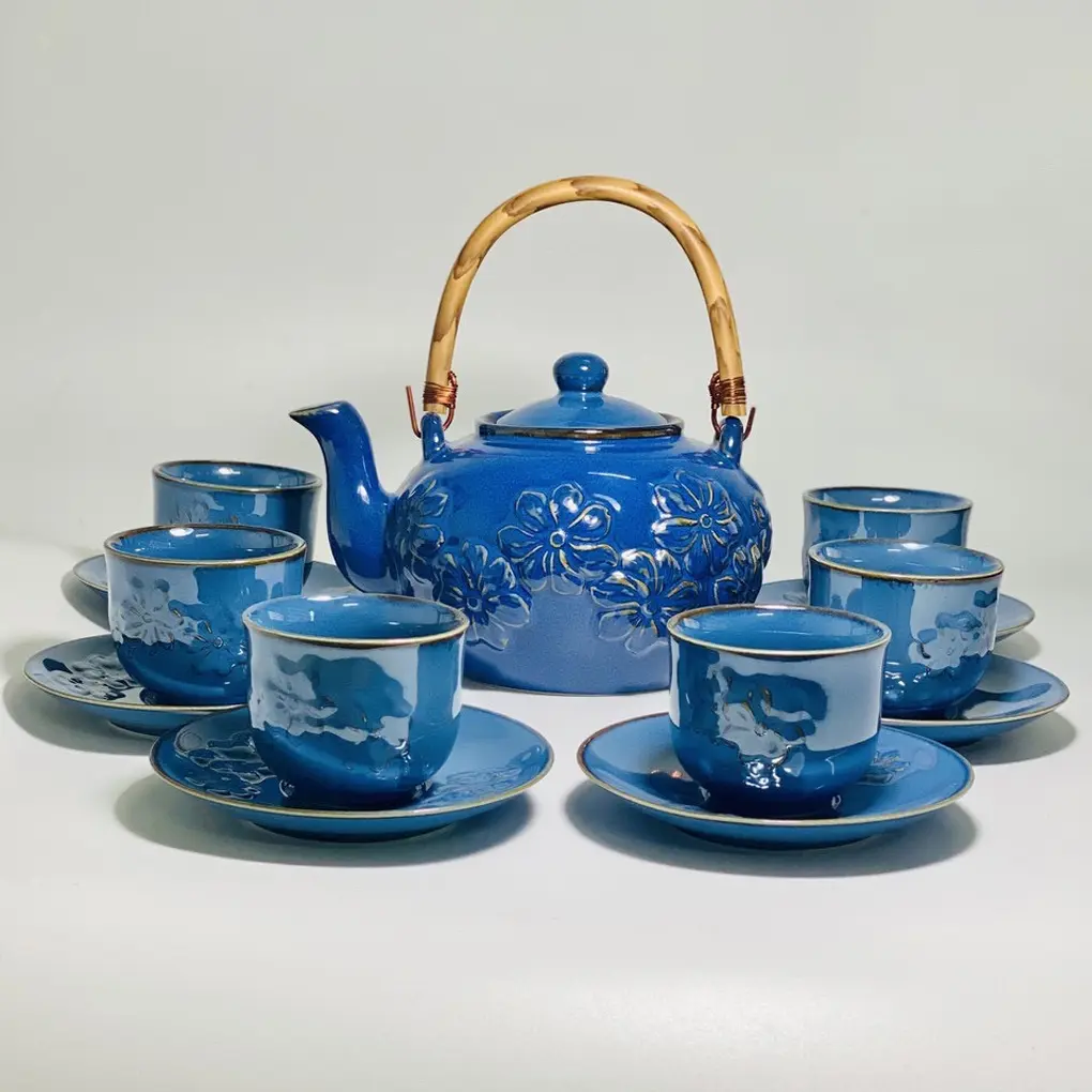 Bộ ấm trà hoa văn chạm nổi (TP003) (Sản phẩm trưng bày)