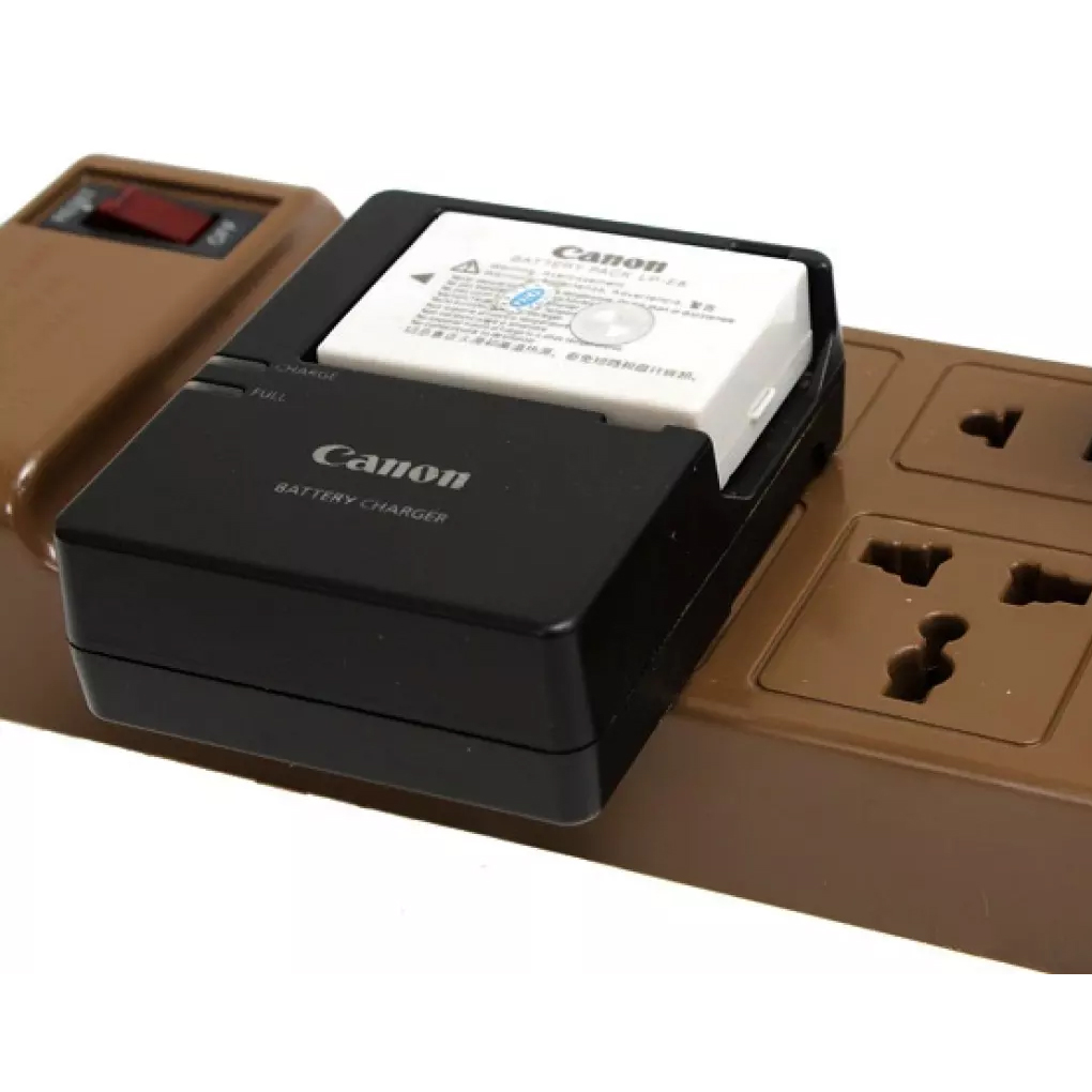 Ổ Cắm Điện NAKAGAMI 8 Lỗ Dây 3m 0