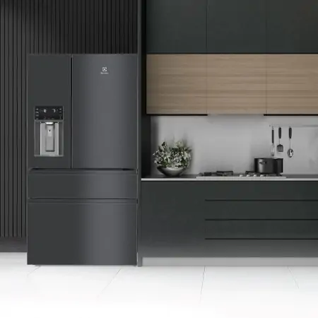 Tủ Lạnh Electrolux Inverter 681 Lít EHE6879A-B 4