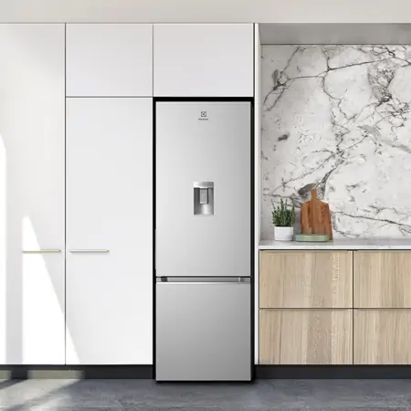 Tủ Lạnh Electrolux Inverter 335 Lít EBB3742K-A 3