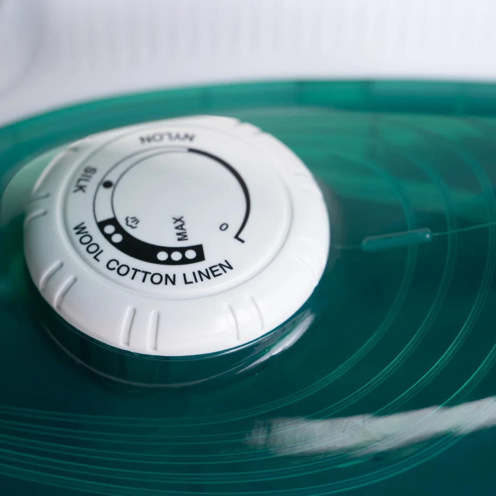 Bàn Ủi Hơi Nước Cầm Tay Kangaroo KGSI1800 4