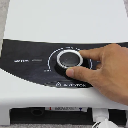 Bình Đun Nước Nóng Tức Thời Ariston SMC45PE-VN 4