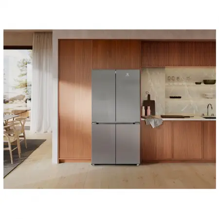 Tủ Lạnh Electrolux Inverter 496 Lít EQE4905A-A 0