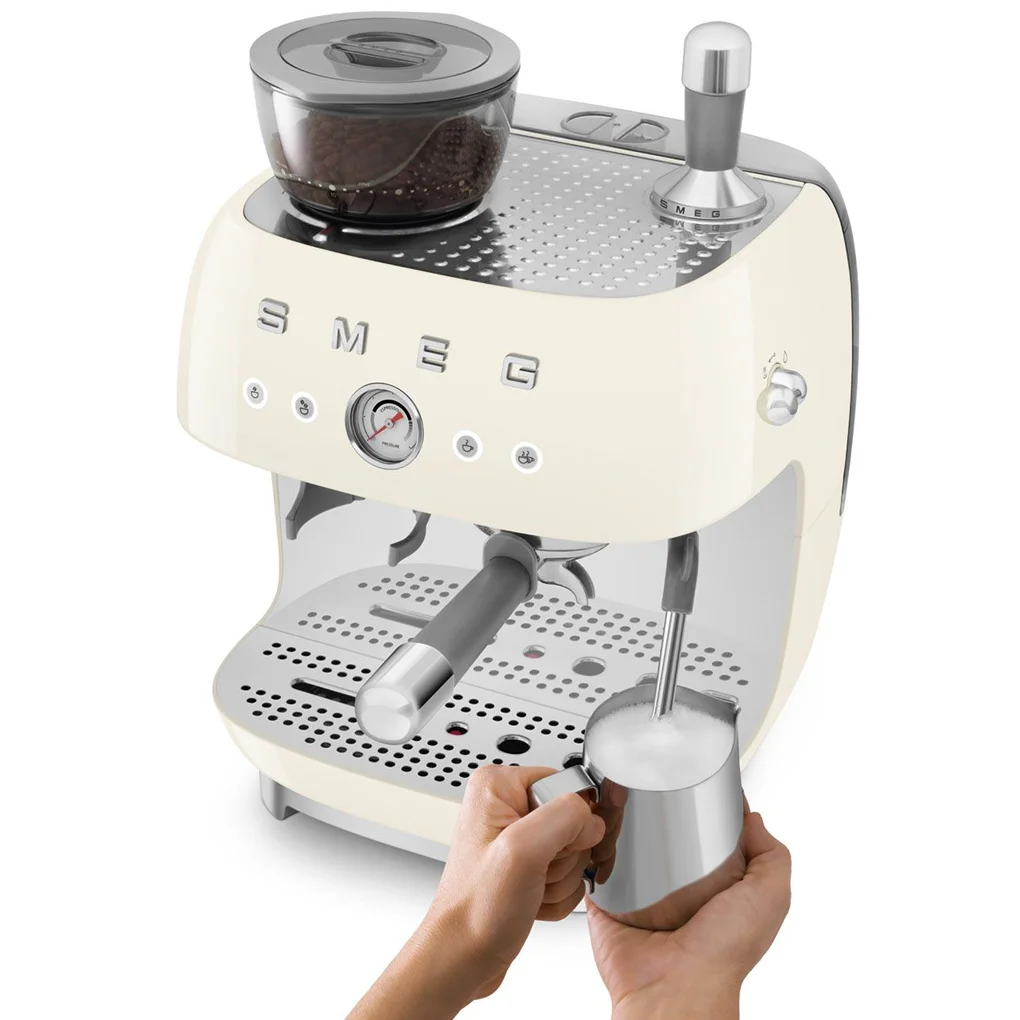 Máy Pha Cà Phê Tích Hợp Xay Smeg EGF03CREU Màu Kem 2