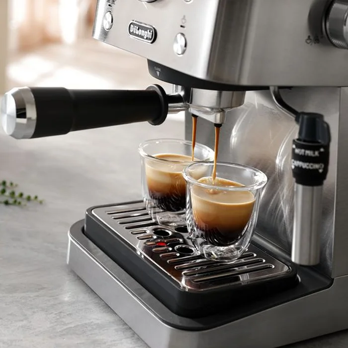 Máy Pha Cà Phê Espresso DeLonghi Classic EM450.M 3