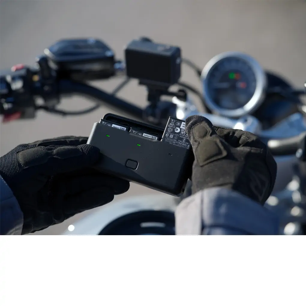 Camera hành động DJI Osmo Action 6 Adventure Combo 7