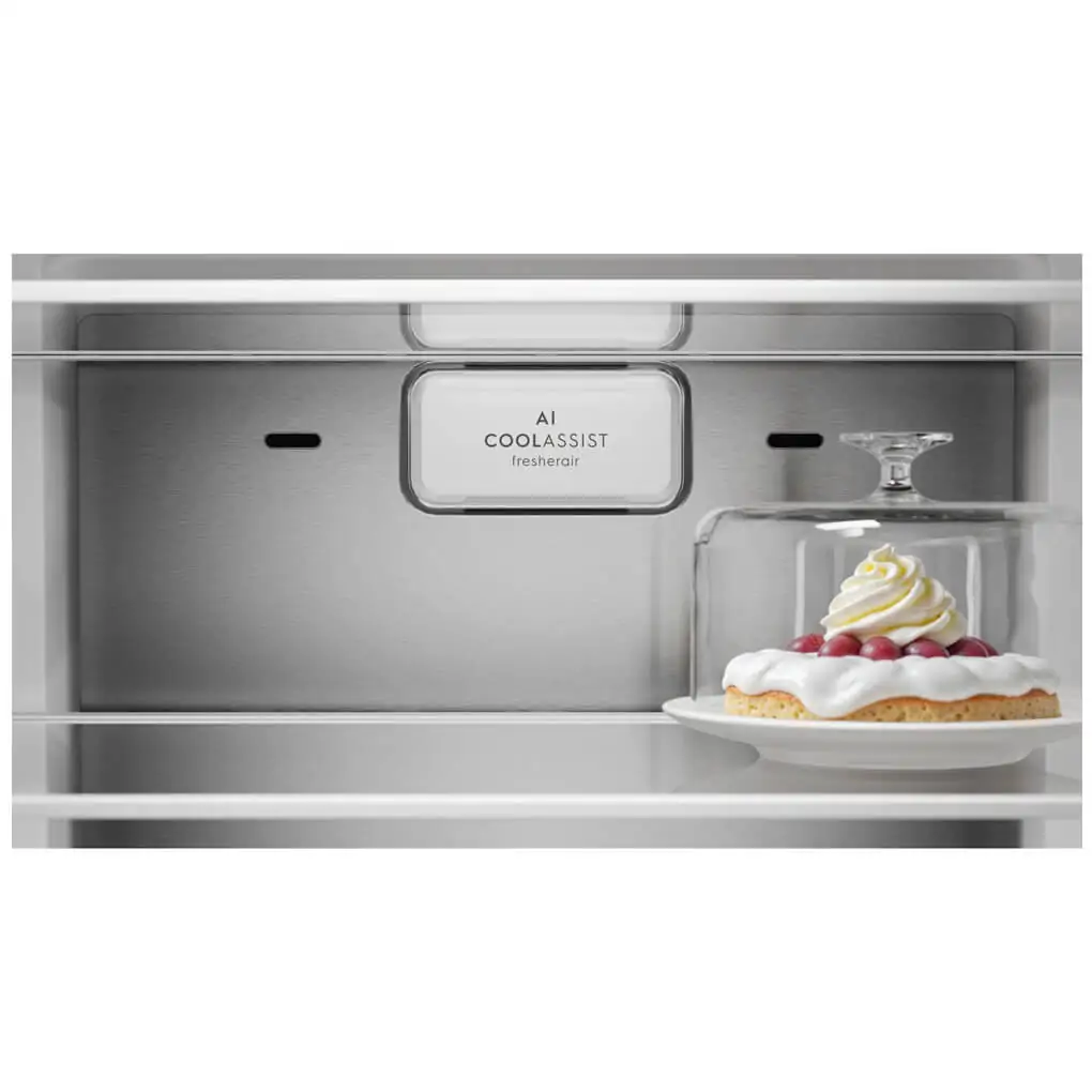 Tủ Lạnh Electrolux Inverter 562 Lít EQE5760B-B 4