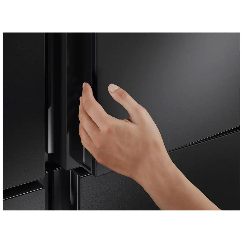 Tủ Lạnh Electrolux Inverter 564 Lít EQE5700B-B 1