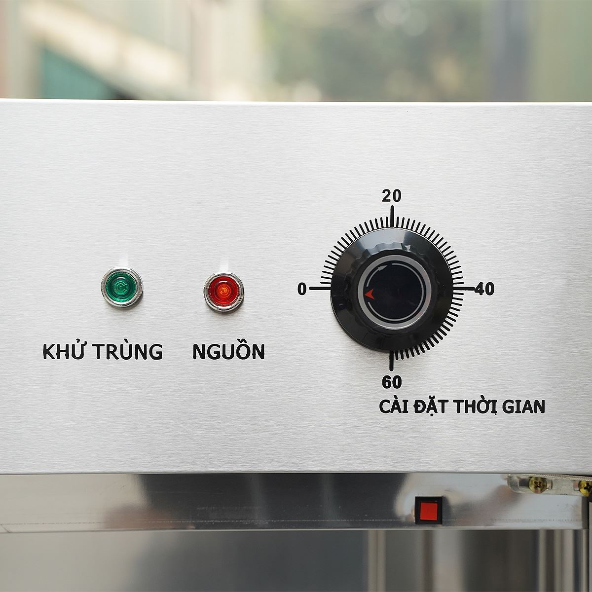 Tủ Sấy Chén Bát Tiệt Trùng Dung Tích Lớn Fujihome DD400A 4