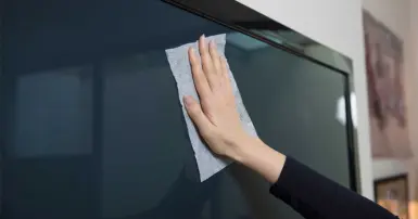 Những mẹo hay để làm cho màn hình tivi luôn sạch bóng