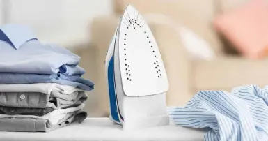 Mẹo hay để làm sạch bàn ủi hiệu quả