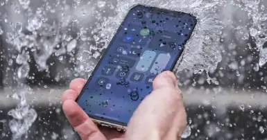 Cổng sạc điện thoại bị dính nước: Nguyên nhân & Cách khắc phục