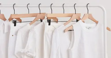 Cách tẩy trắng quần áo bằng kem đánh răng siêu đơn giản