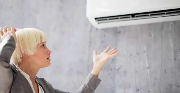 Tại sao máy lạnh bị tắc ẩm và cách xử lý nhanh chóng