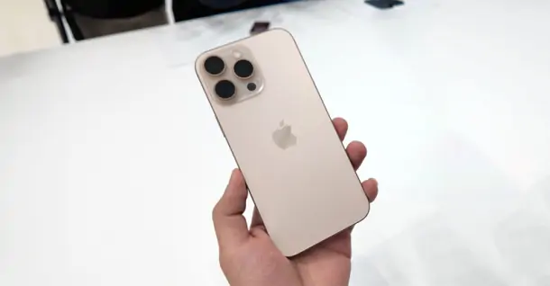 Đánh giá iPhone 16 Pro Max: Màn hình lớn, camera Control hoàn toàn mới