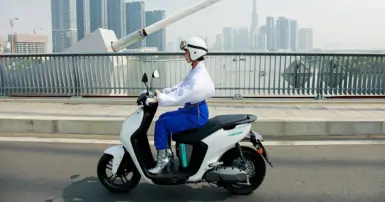 Đi xe máy điện có cần bằng lái không? Không có thì xử phạt thế nào?