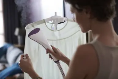 Tại sao bạn nên mua bàn ủi hơi nước cầm tay?