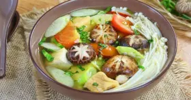 Cách nấu canh chay thập cẩm bổ dưỡng, thanh đạm, dễ làm tại nhà