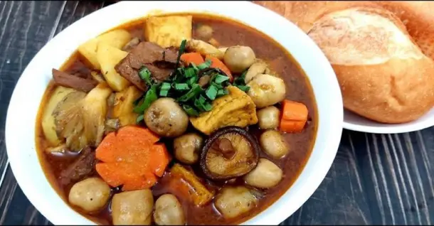 3 cách làm bò kho chay đậm đà, ăn kèm bánh mì hay bún đều ngon