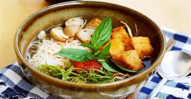 Cách làm bún thái chay chua cay đậm đà chuẩn vị quán