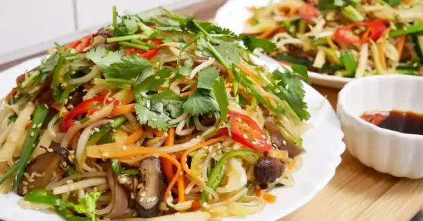 Đổi vị với 4 cách làm mì xào thập cẩm chay ăn hoài không ngán
