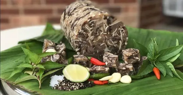 Cách làm giò thủ chay từ nấm đơn giản, giòn ngon khó cưỡng