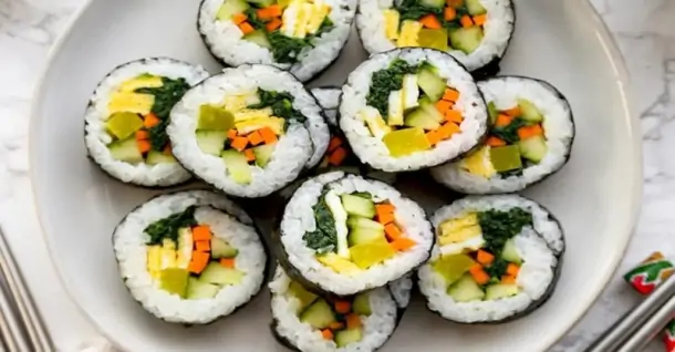 Cách làm kimbap chay nhanh gọn, tiện lợi, chuẩn vị Hàn Quốc