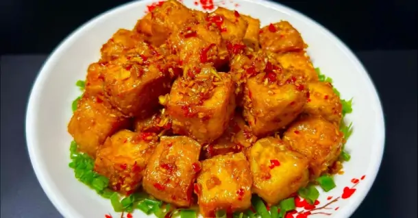 Cách làm đậu hũ kho sả ớt chay vàng ruộm, cay thơm cuốn vị