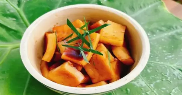 2 cách làm cơm dừa kho chay tiêu nước tương ngon béo bùi