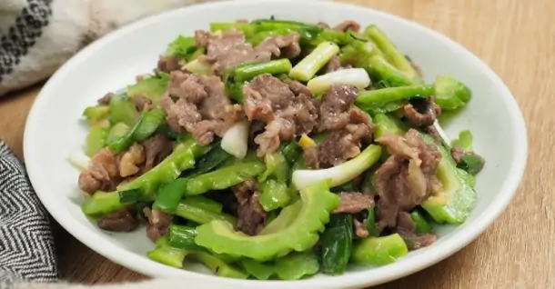 Cách làm khổ qua xào thịt bò mềm thơm đậm đà, vị đắng nhẹ dễ ăn