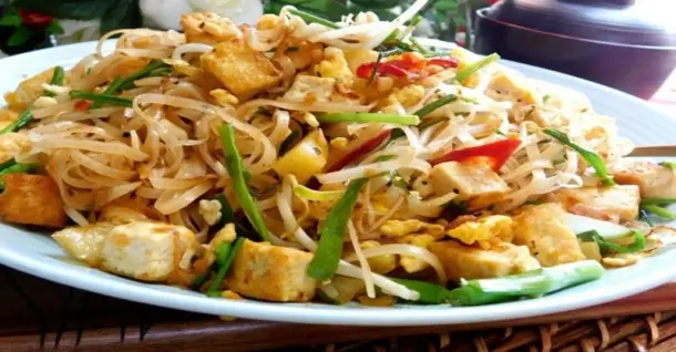 3 Cách làm hủ tiếu xào chay thơm ngon, không bở, không dính chảo