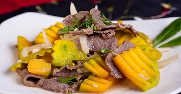 Cách làm thịt bò xào bí đỏ mềm ngọt, bổ dưỡng cho cả nhà