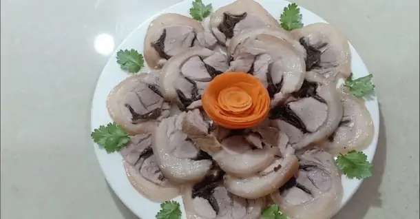 Cách làm chân giò bó mộc nhĩ dai mềm thấm vị, không bị hôi