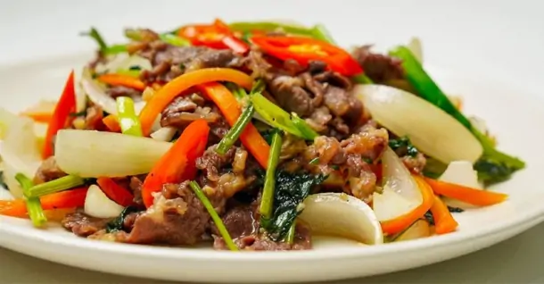 Cách làm thịt bò xào cà rốt thơm ngon, mềm ngọt, đơn giản tại nhà