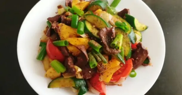Cách làm tim bò xào dứa chua ngọt, đậm đà, hấp dẫn