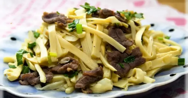 Cách làm bò xào măng chua ngon đậm vị, đưa cơm