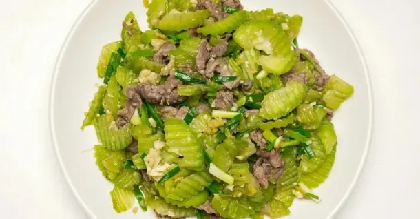 Cách làm bí đao xào thịt bò ngon giòn, không bị mềm nhũn