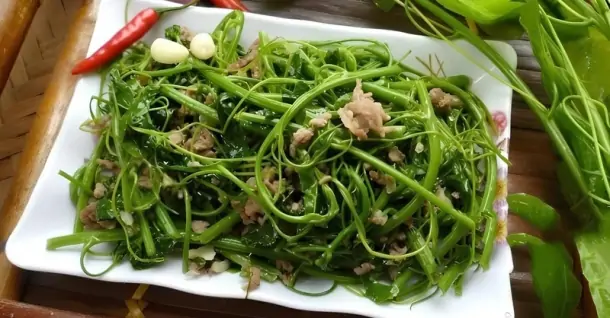 Cách làm rau dớn xào thịt bò thanh đạm - Món ăn dân dã lạ miệng