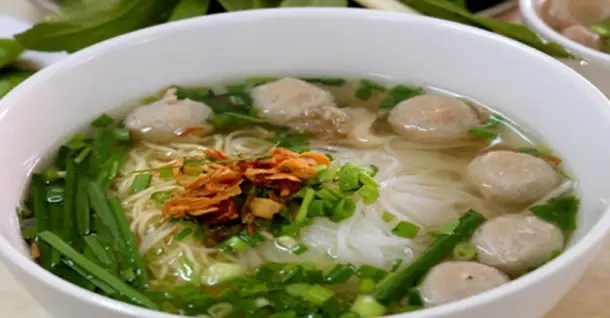Cách nấu hủ tiếu bò viên thơm ngon, đậm đà chuẩn vị tại nhà