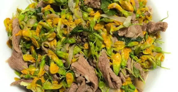 Cách làm bông điên điển xào bò thơm ngon, đậm vị miền Tây
