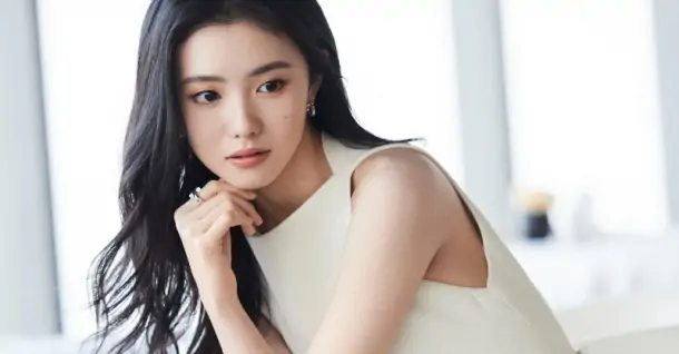 Lưu Hạo Tồn: 9 bộ phim hot của nữ chính Be Passionately In Love