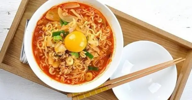 Cách nấu mì bằng nồi cơm điện thơm ngon, tiện lợi tại nhà