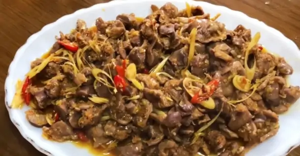 2 cách làm mề gà xào sả ớt cay nồng, đậm vị, không tanh