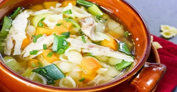 Cách làm súp gà rau củ thanh đạm, đủ chất cho bữa sáng