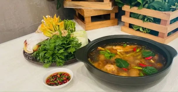 Cách nấu lẩu gà chanh ớt thơm ngon, chua cay chuẩn vị tại nhà
