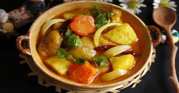 Cách nấu cà ri gà nước cốt dừa thơm lừng, béo ngậy