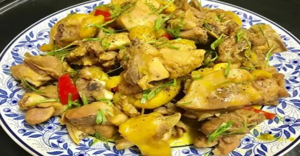 Cách làm gà rang gừng thơm ngon, đậm đà, ấm bụng