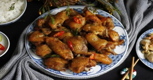 Cách làm gà rang lá chanh thơm lừng, giòn ngon khó cưỡng